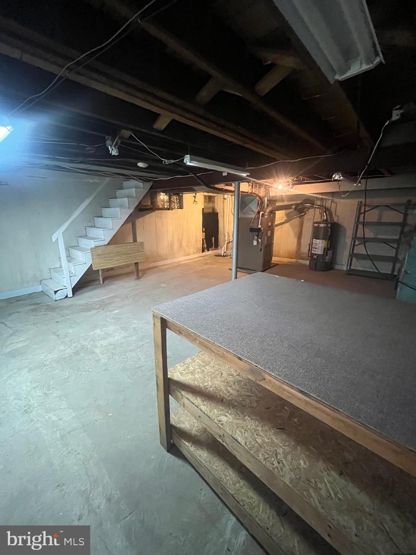 420 Forest Hills Property Photo 8