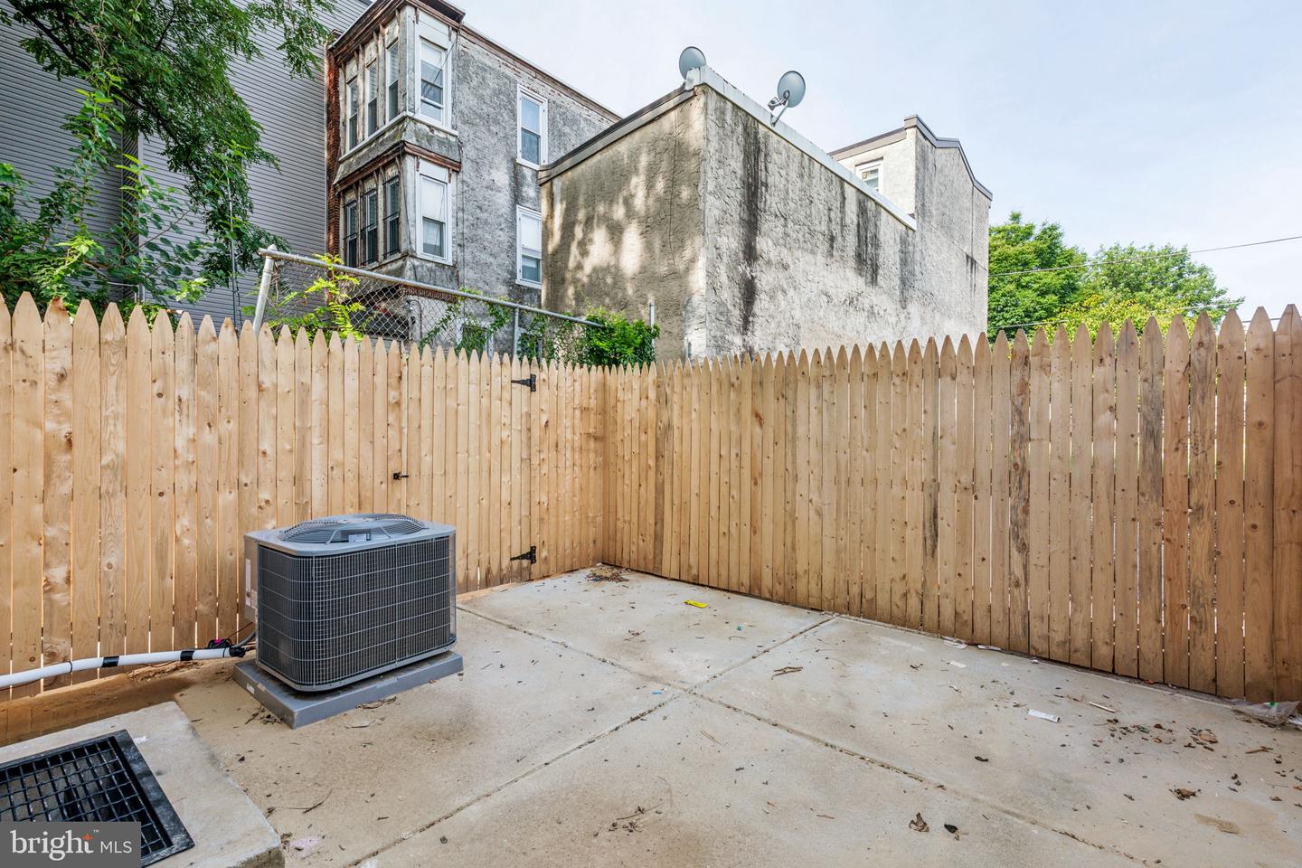 2306 N Fairhill St Property Photo 23