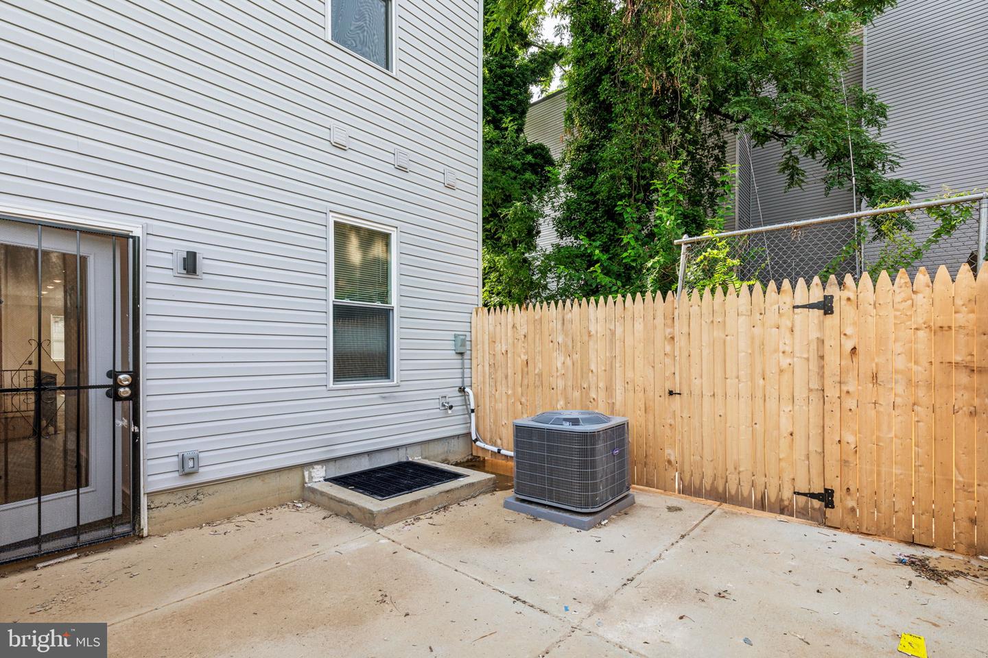2306 N Fairhill St Property Photo 25