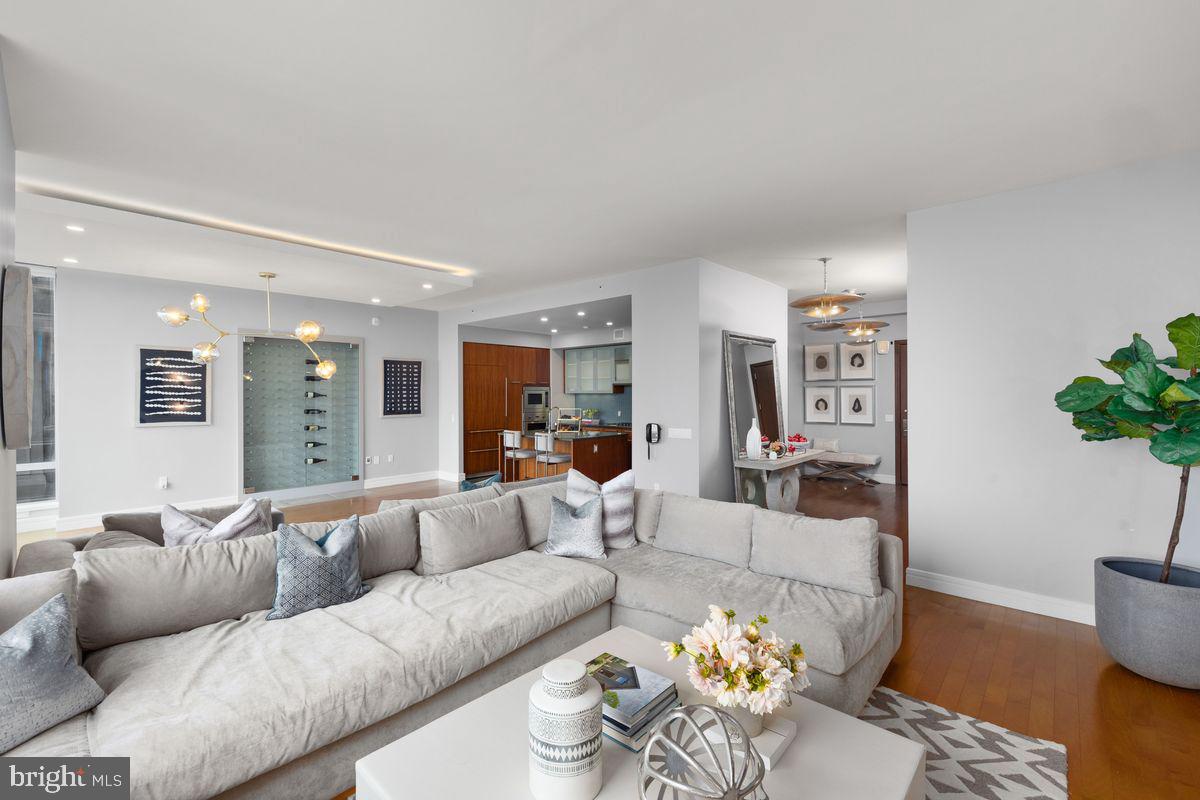 1414 S Penn Sq #25cde Property Photo 7