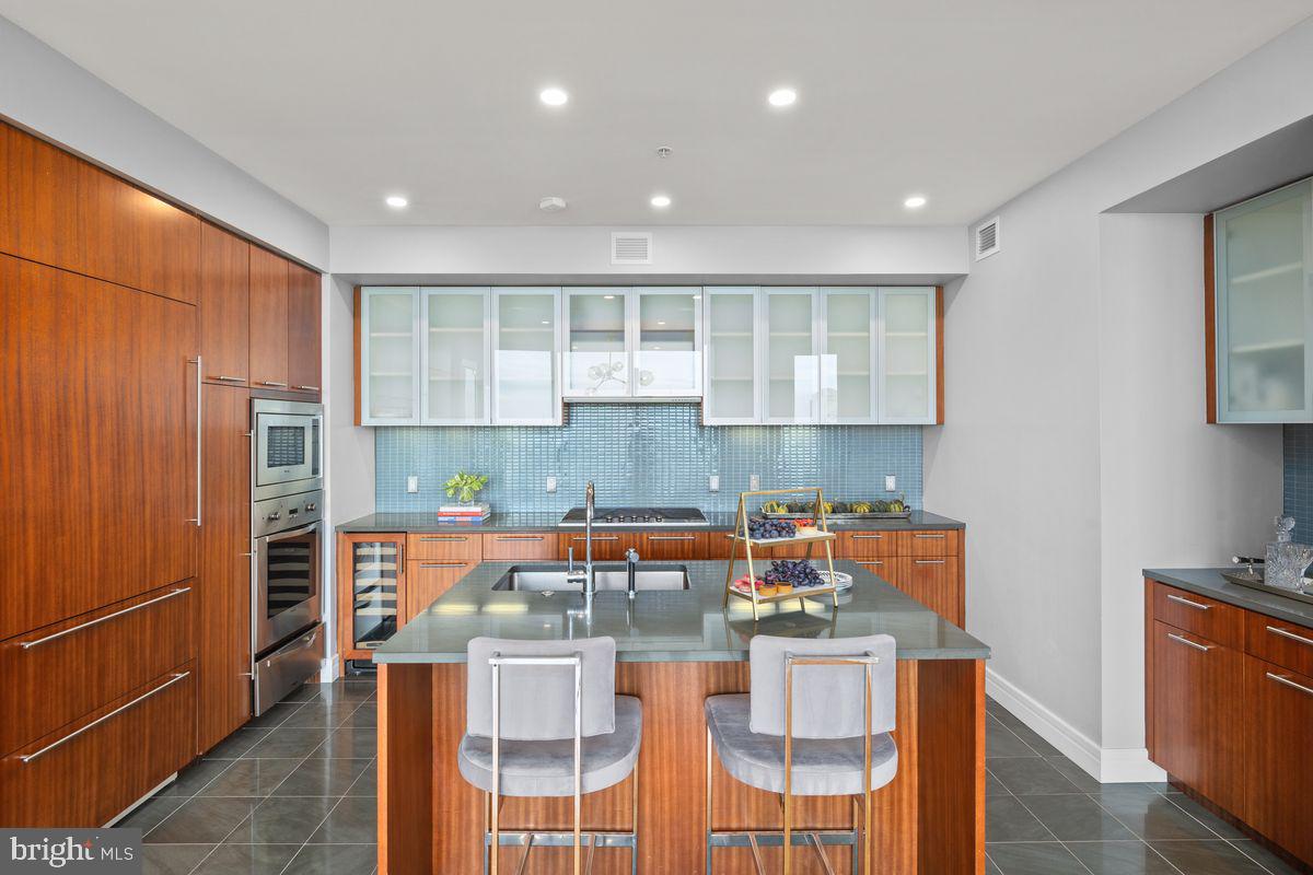 1414 S Penn Sq #25cde Property Photo 12