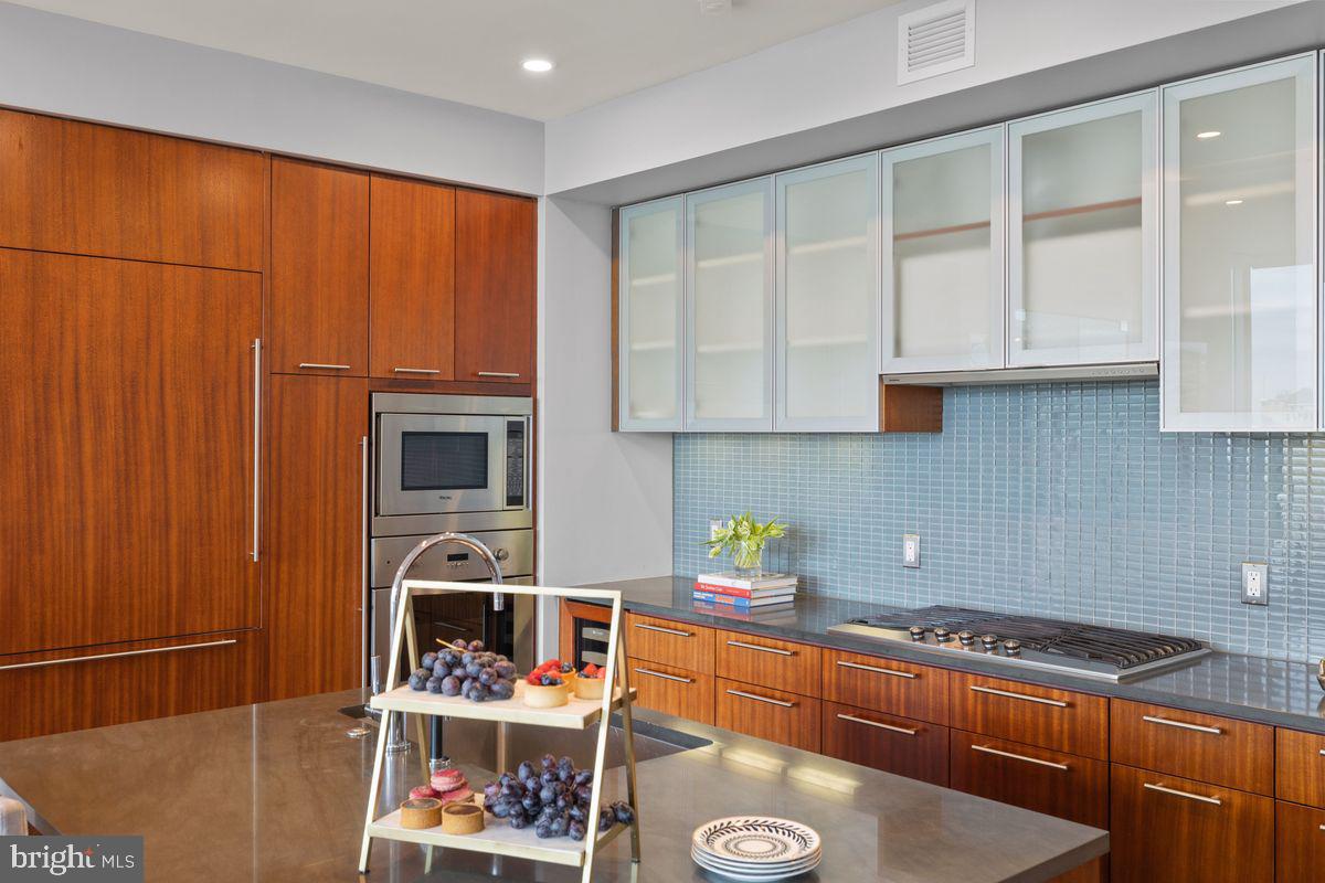 1414 S Penn Sq #25cde Property Photo 13