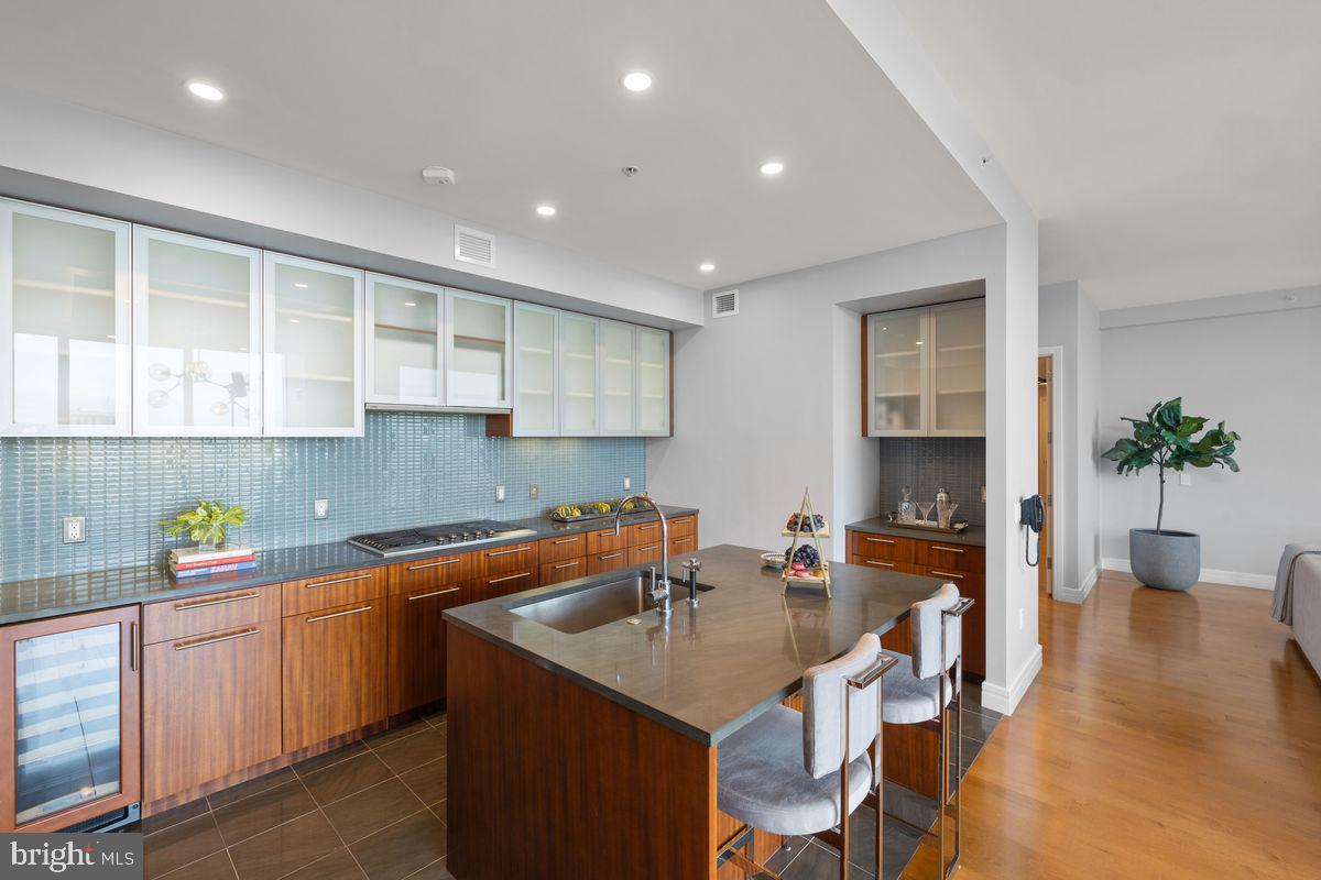 1414 S Penn Sq #25cde Property Photo 14