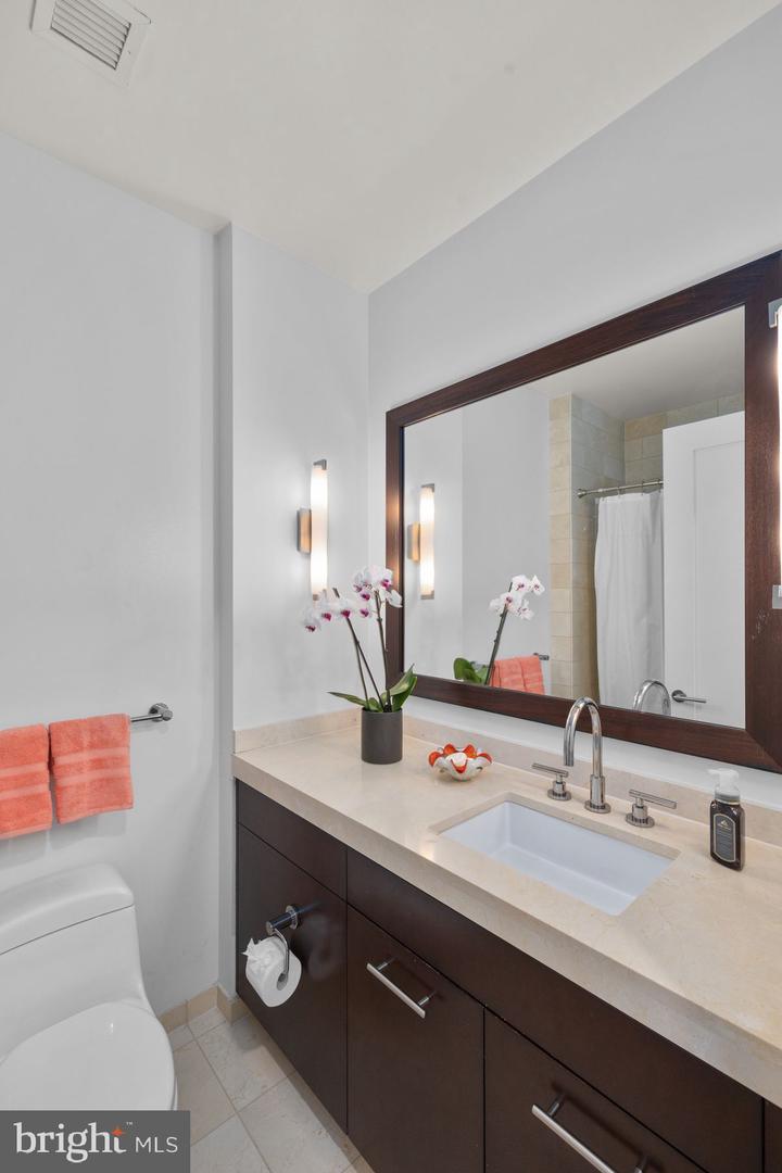 1414 S Penn Sq #25cde Property Photo 32