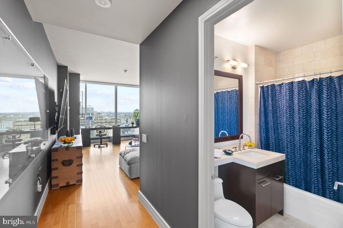 1414 S Penn Sq #25cde Property Photo 36