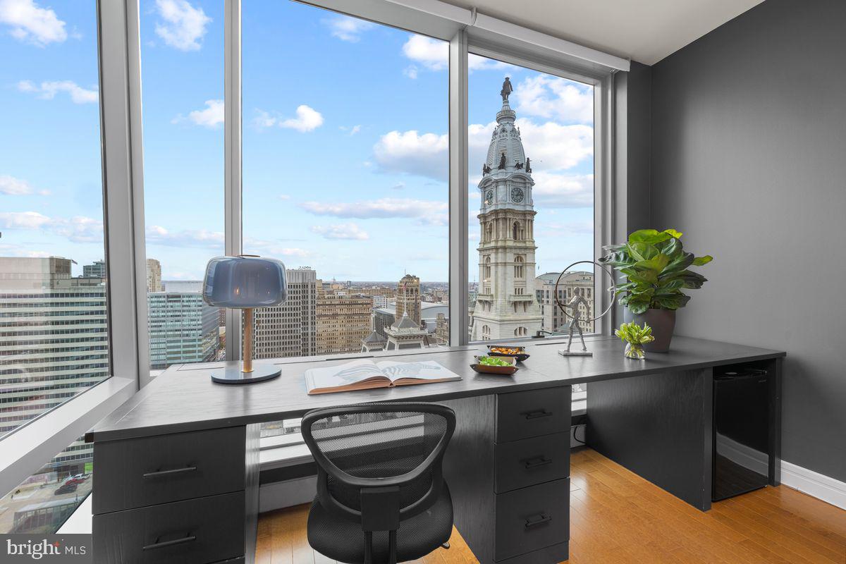1414 S Penn Sq #25cde Property Photo 40