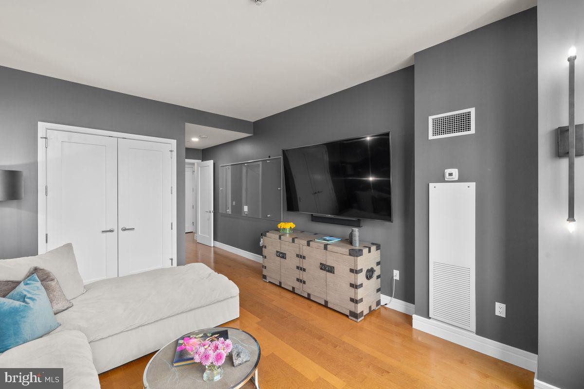 1414 S Penn Sq #25cde Property Photo 41