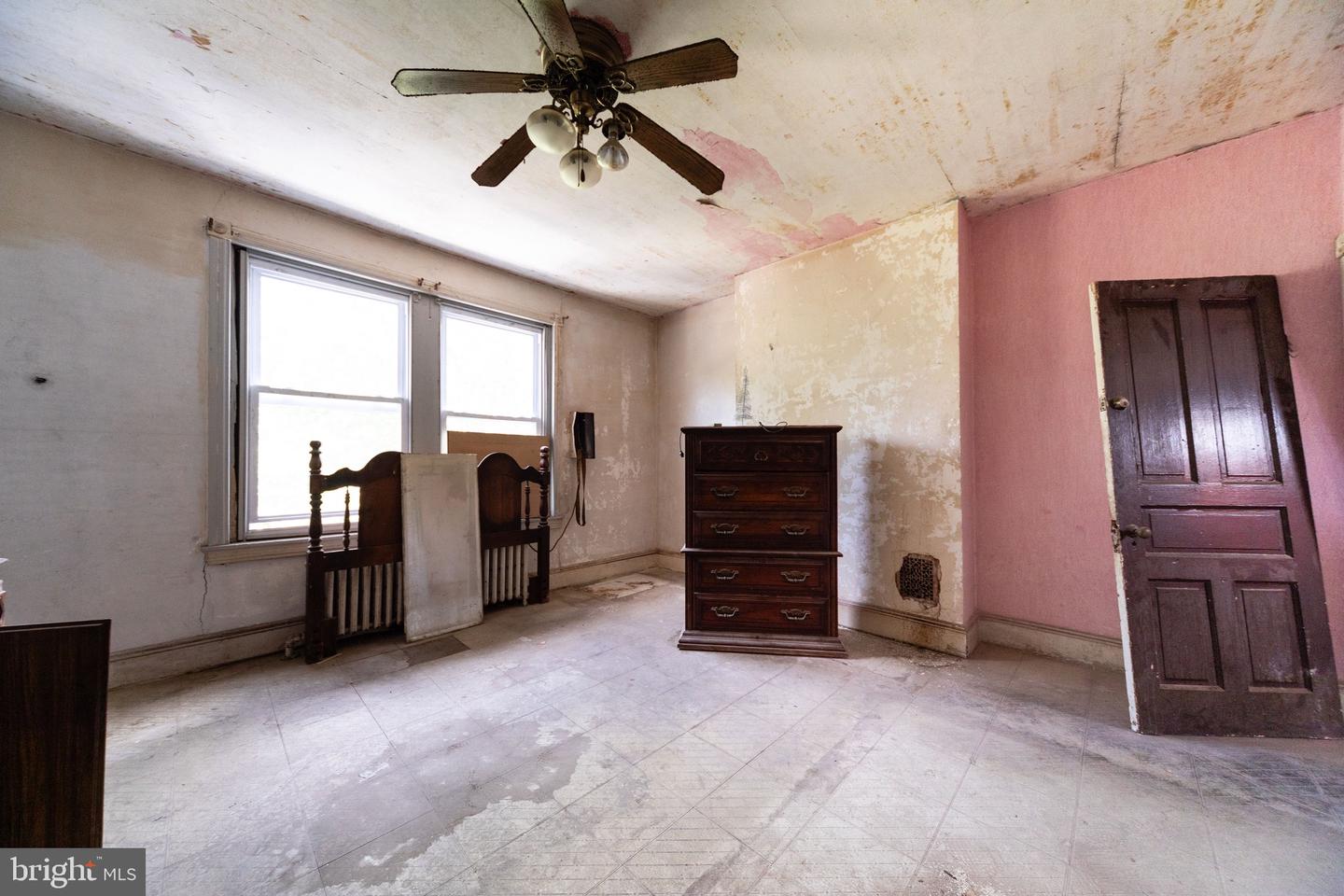 2312 Reed St Property Photo 9