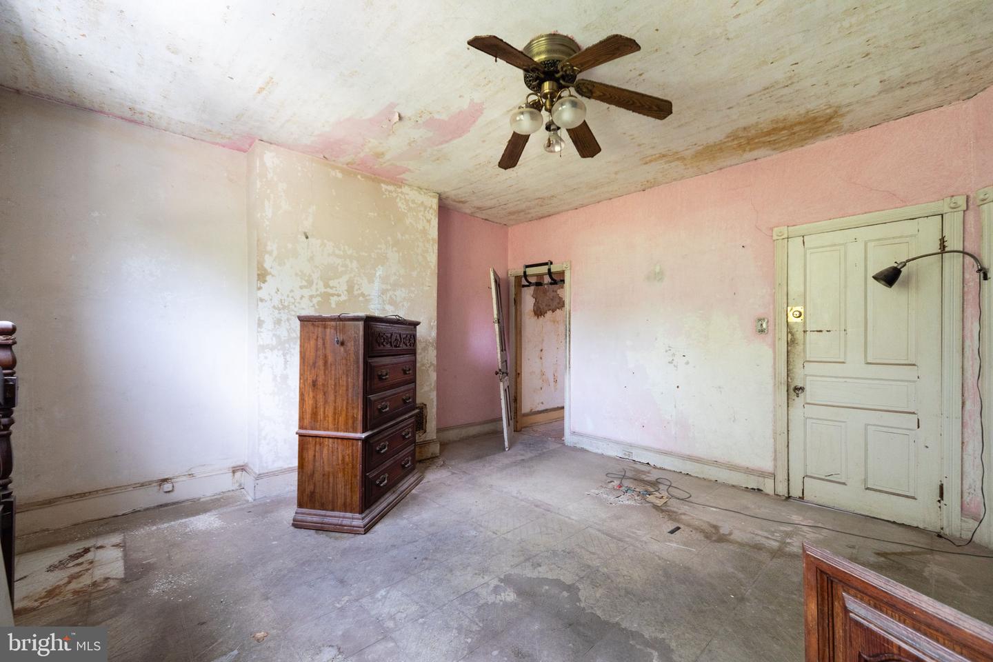 2312 Reed St Property Photo 10