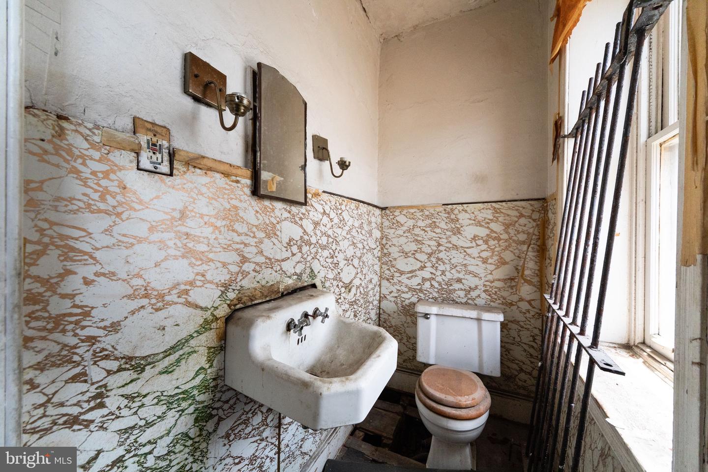 2312 Reed St Property Photo 14