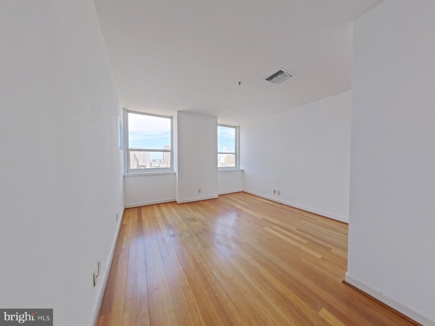 1100 Vine St #1209 Property Photo 4