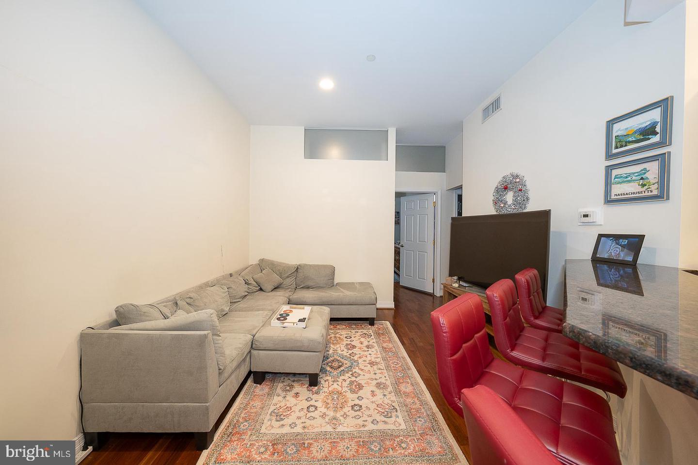 1600 Arch St #1108 Property Photo 3