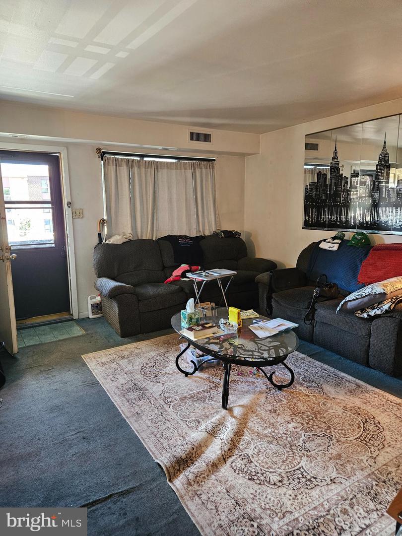 20201-00 Delaire Landing Rd #201 Property Photo 4