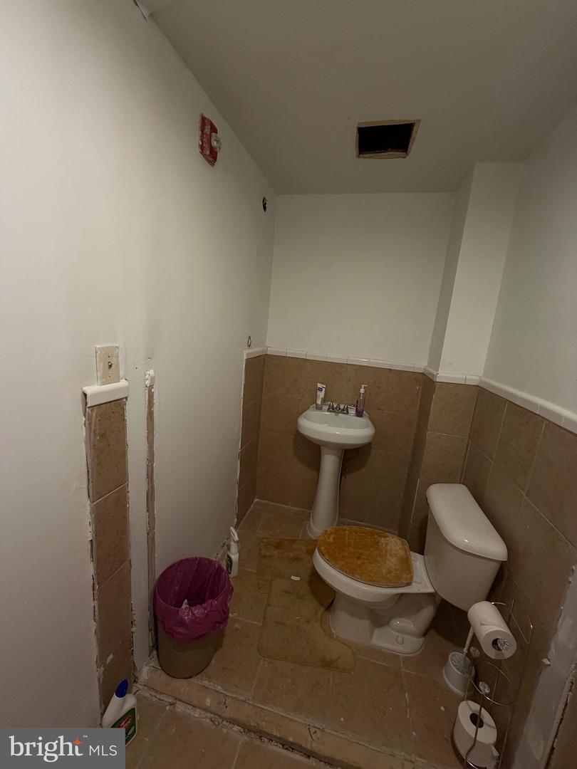 3557 N 5th St Property Photo 5
