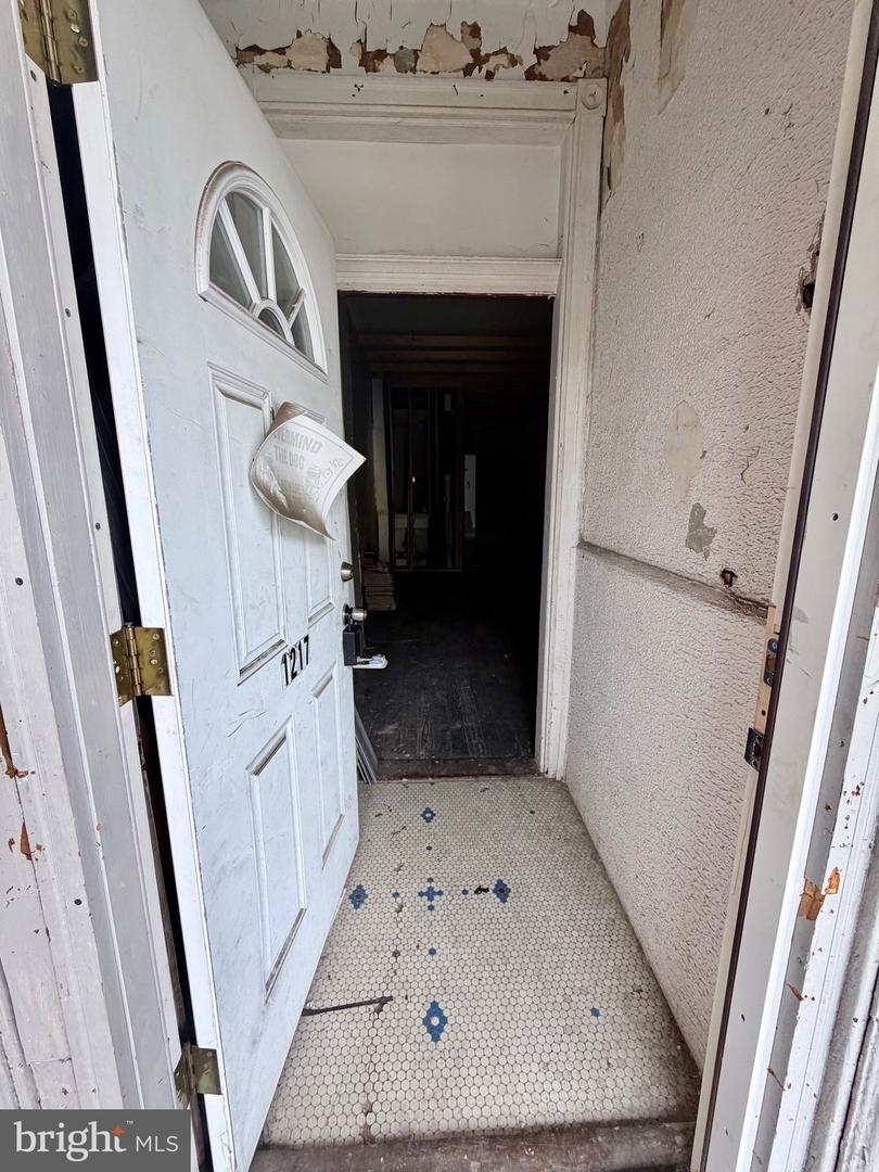 1217 W Venango St Property Photo 2