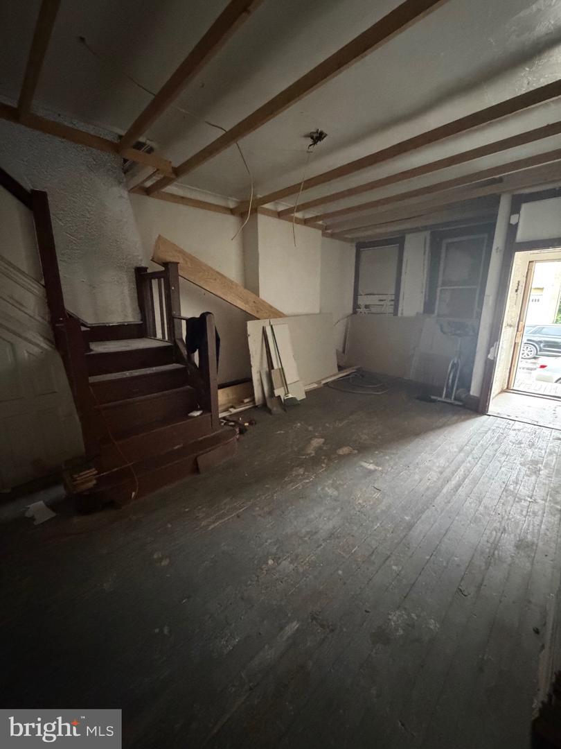 1217 W Venango St Property Photo 4