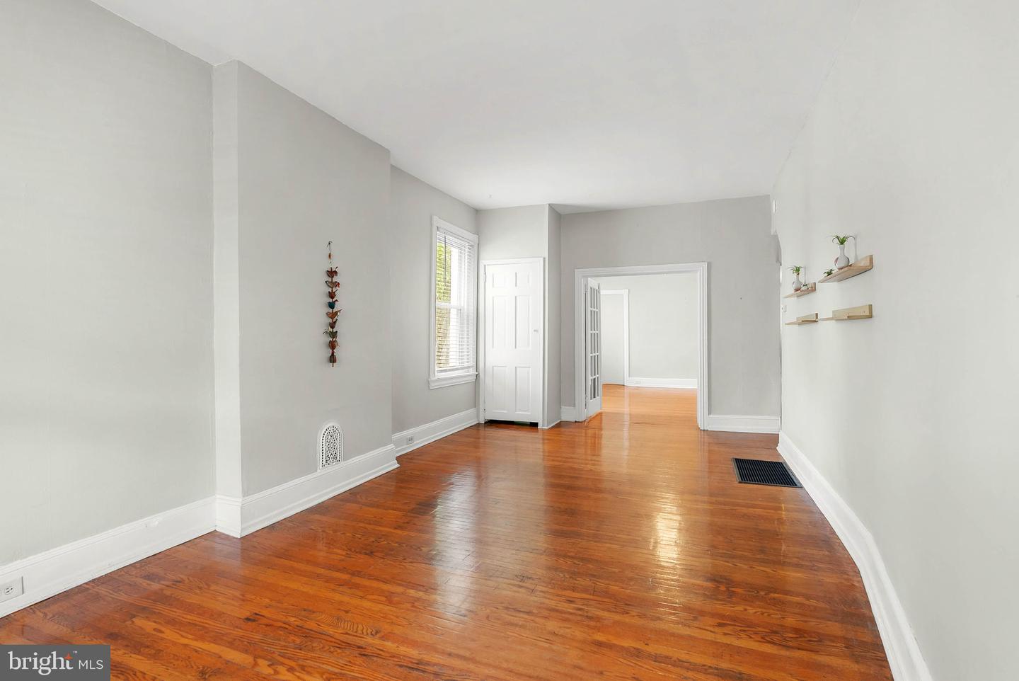 5223 Morris St Property Photo 5