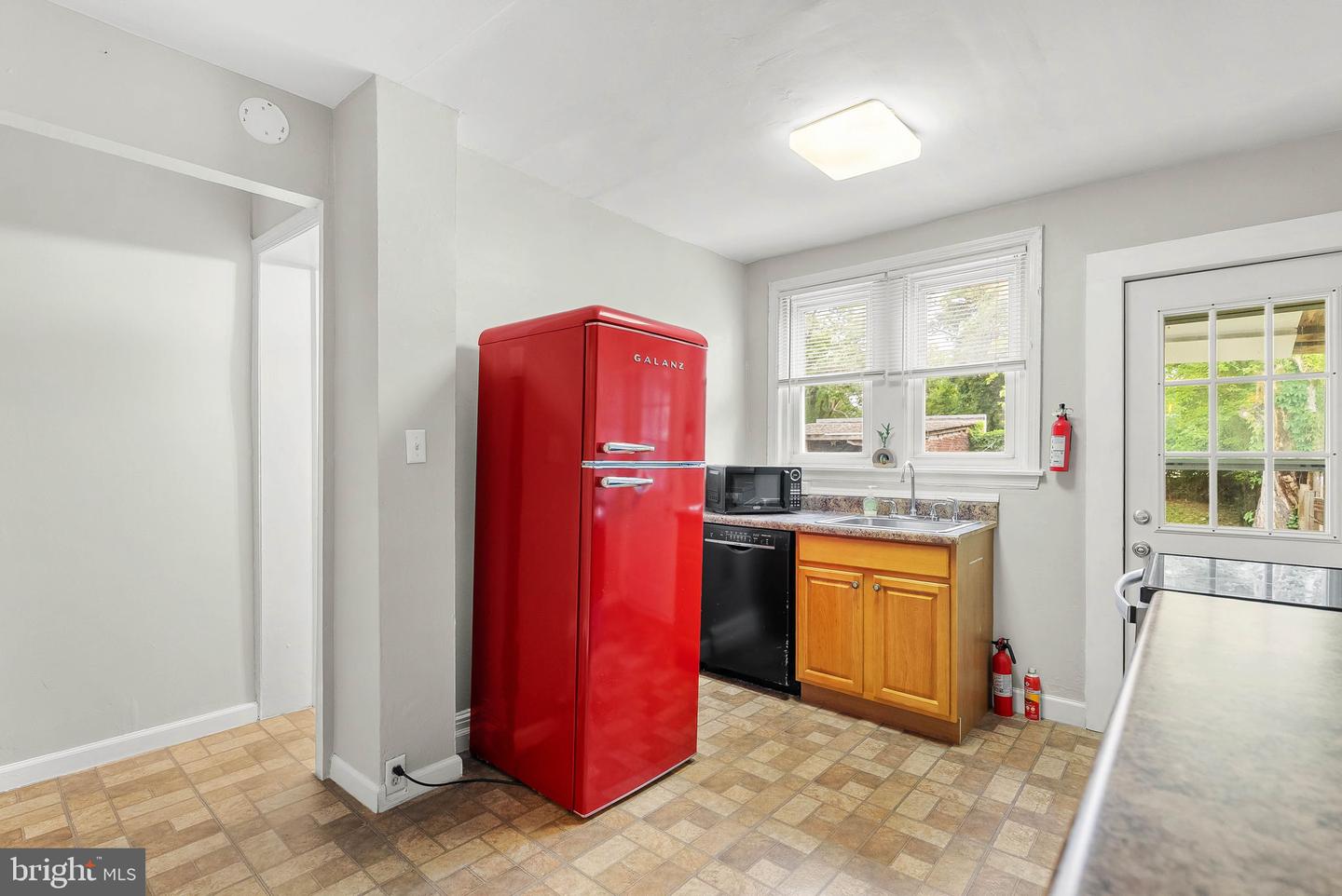 5223 Morris St Property Photo 12