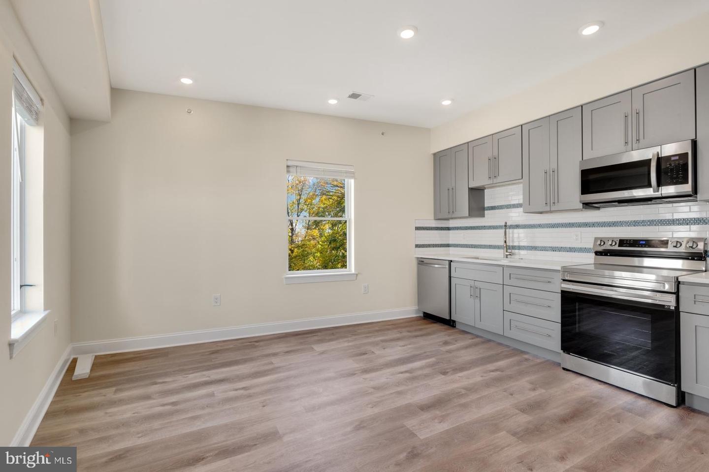 511 Gorgas Ln #e Property Photo 3