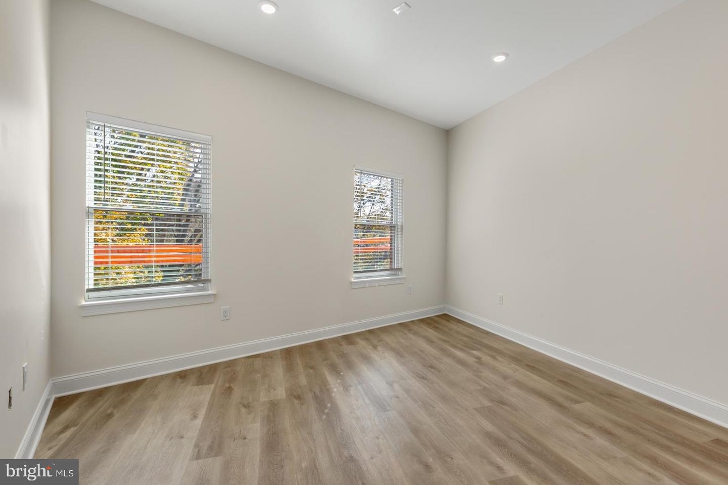 511 Gorgas Ln #e Property Photo 11