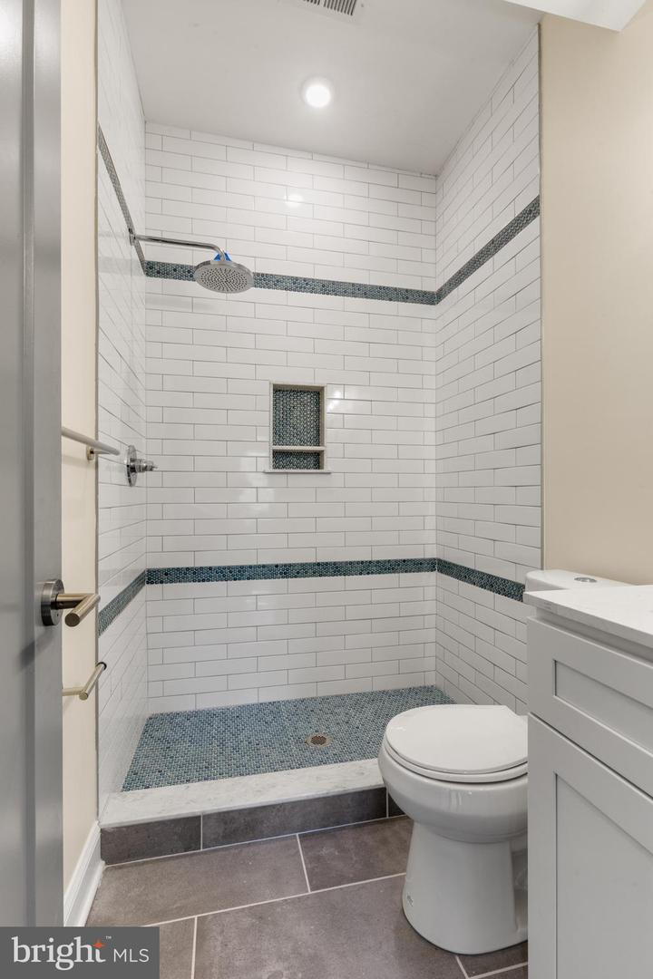 511 Gorgas Ln #e Property Photo 16