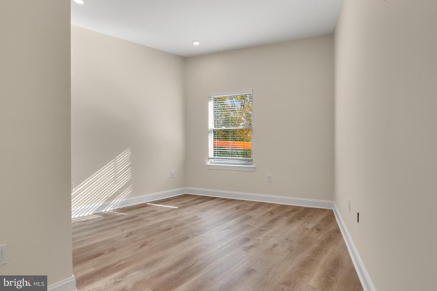511 Gorgas Ln #e Property Photo 17