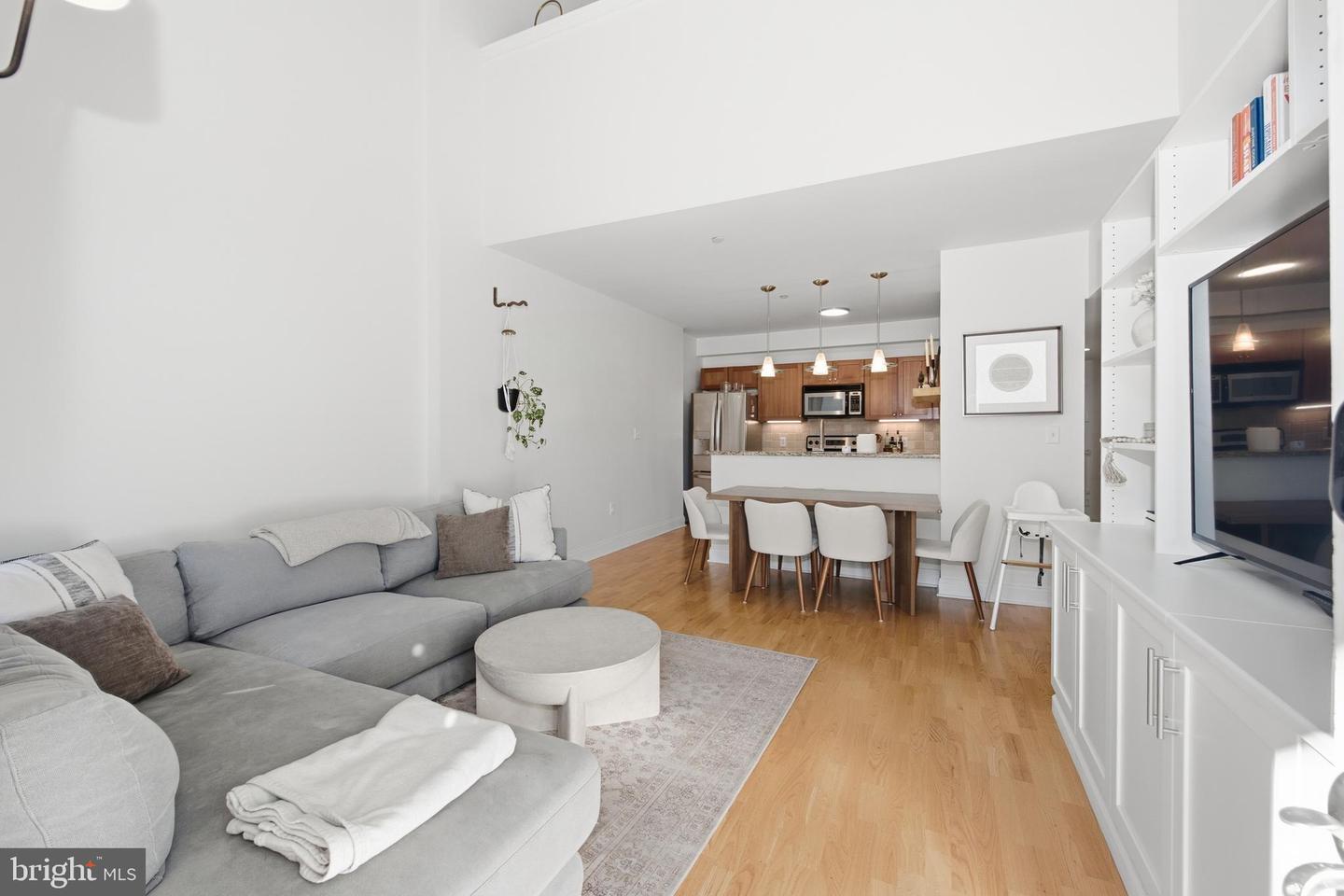 1 ACADEMY CIR #313 Property Photo 1