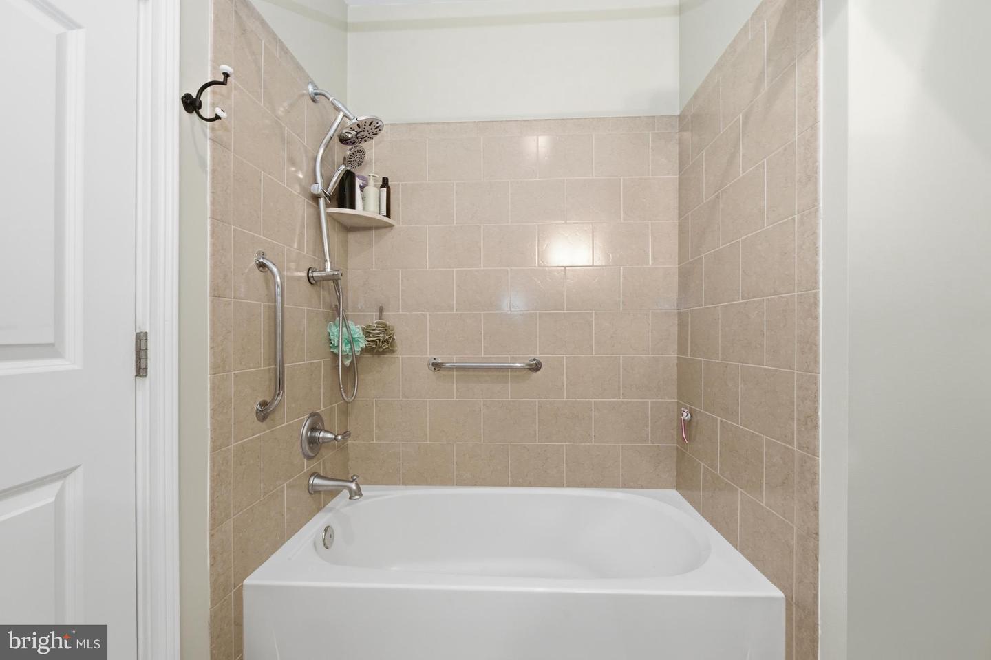 1 Academy Cir #313 Property Photo 16