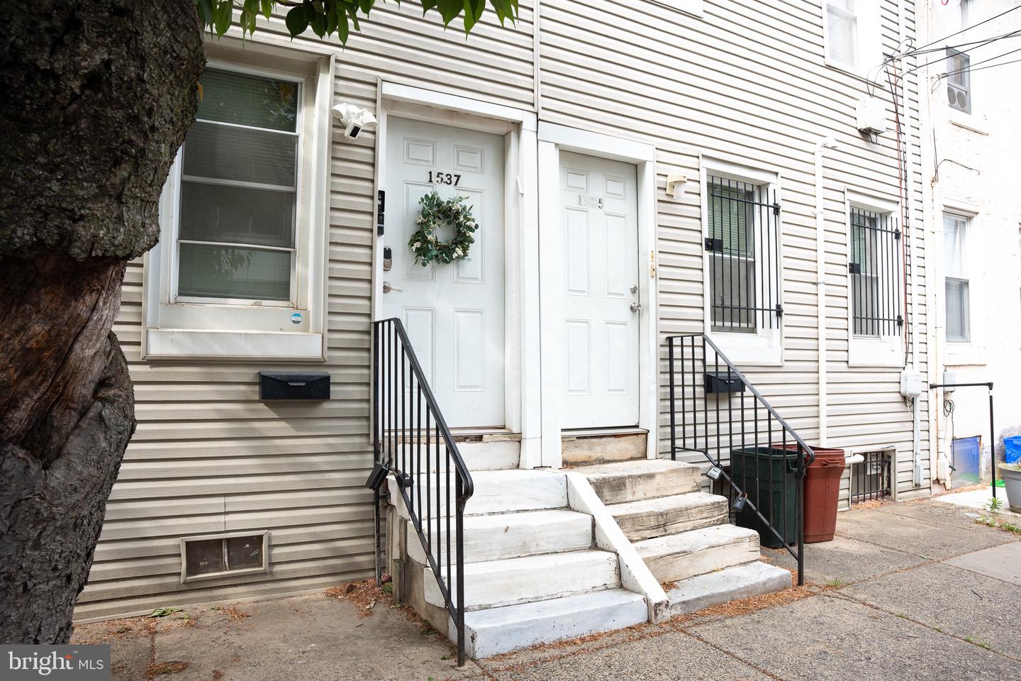 1537 W STILES ST #2 Property Photo 1