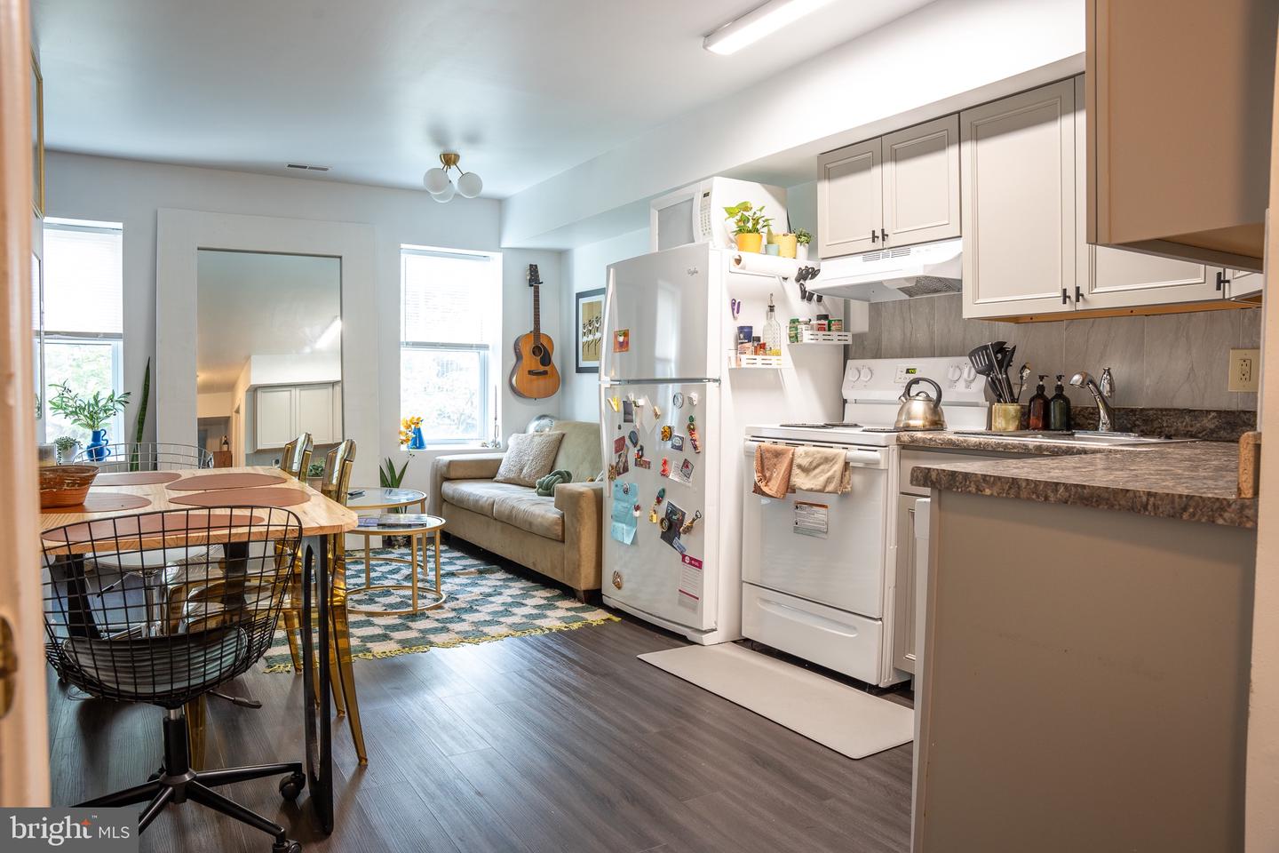 1537 W Stiles St #2 Property Photo 3