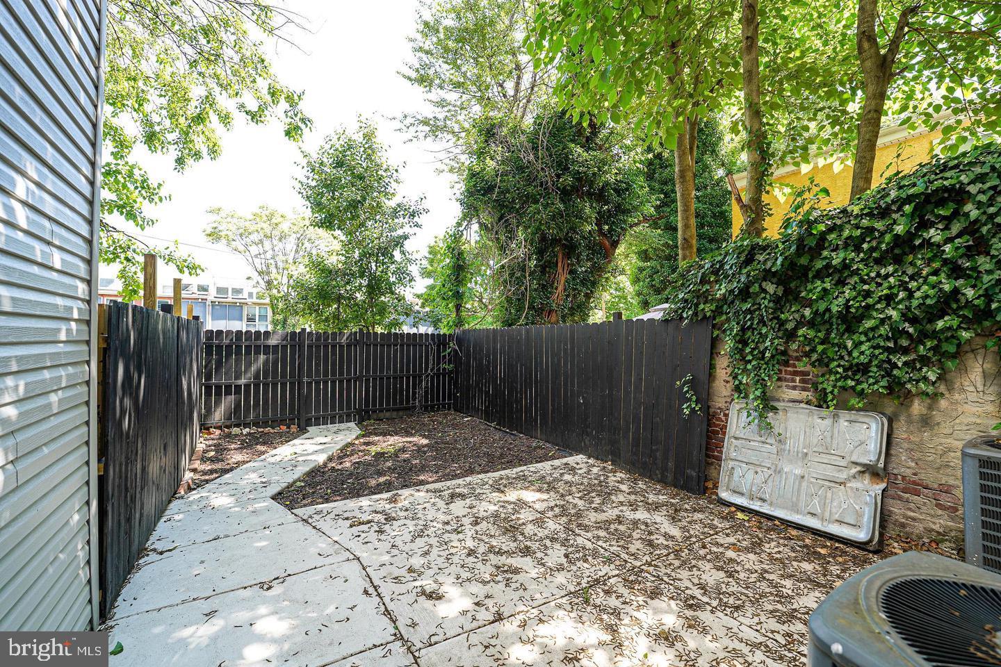 1537 W Stiles St #2 Property Photo 19