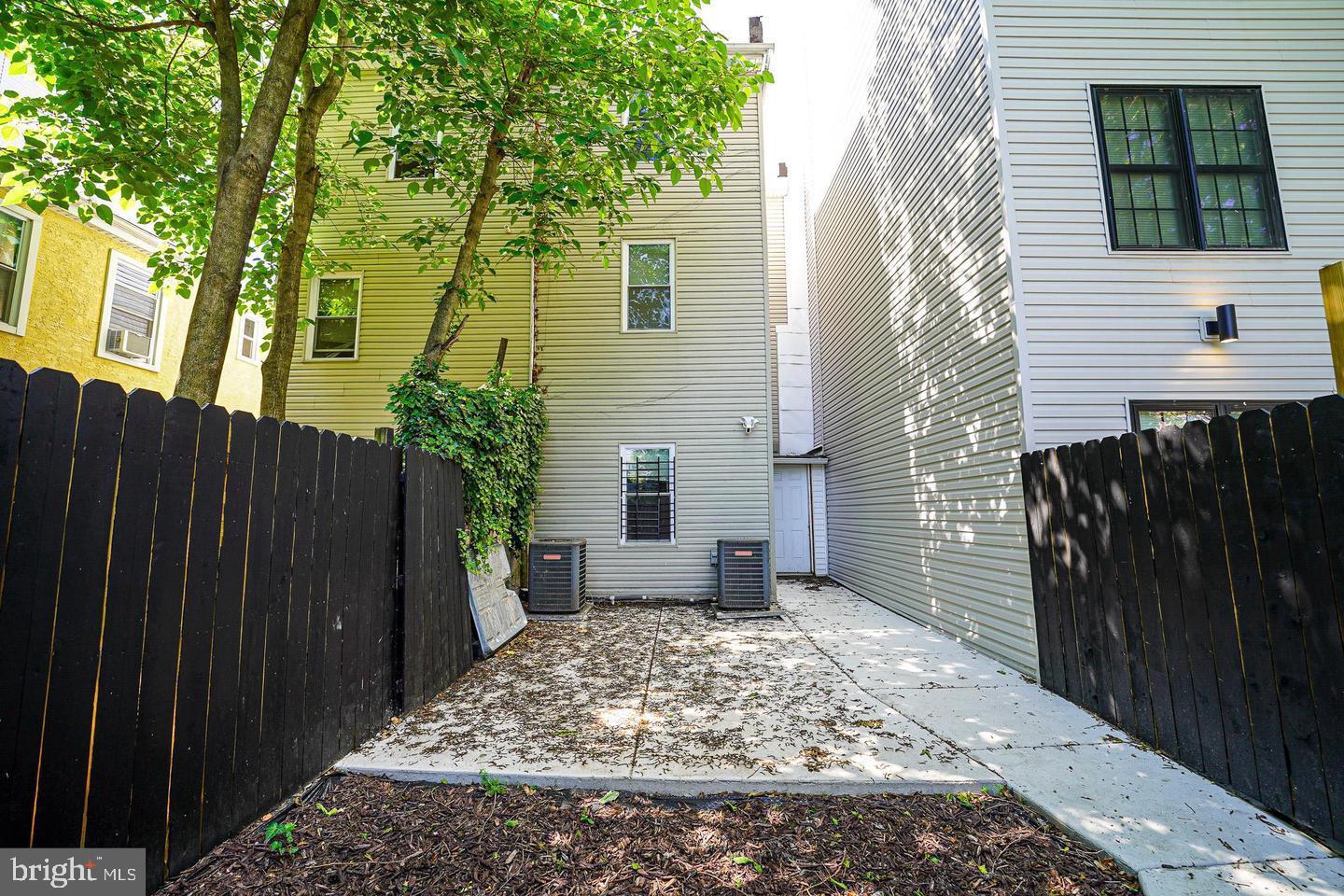 1537 W Stiles St #2 Property Photo 21