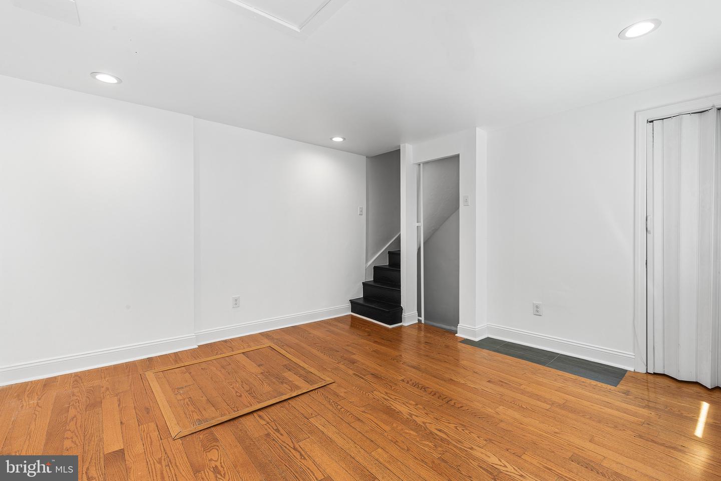 8 Bristow Pl Property Photo 3