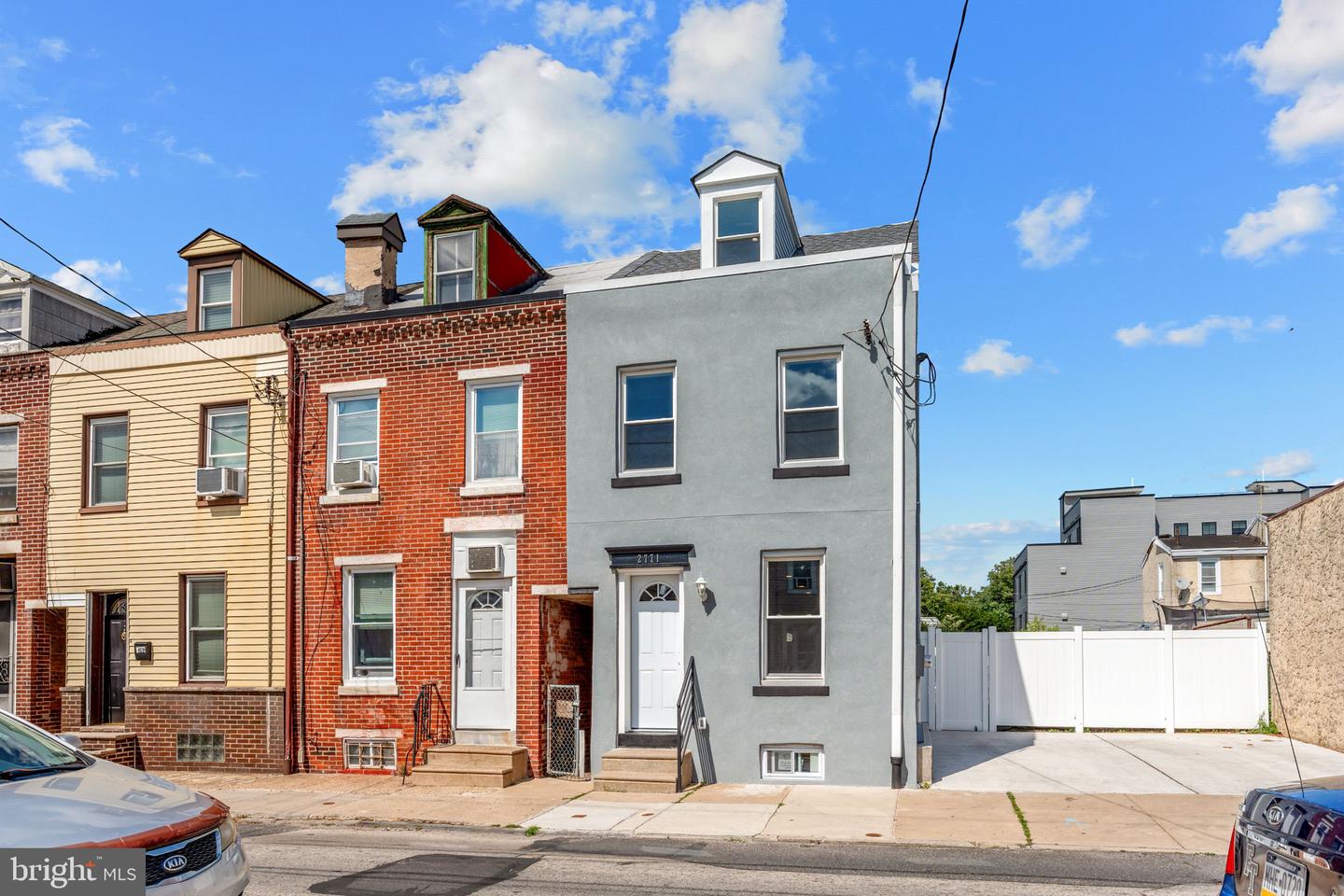 2771-2773 Ash St Property Photo 1