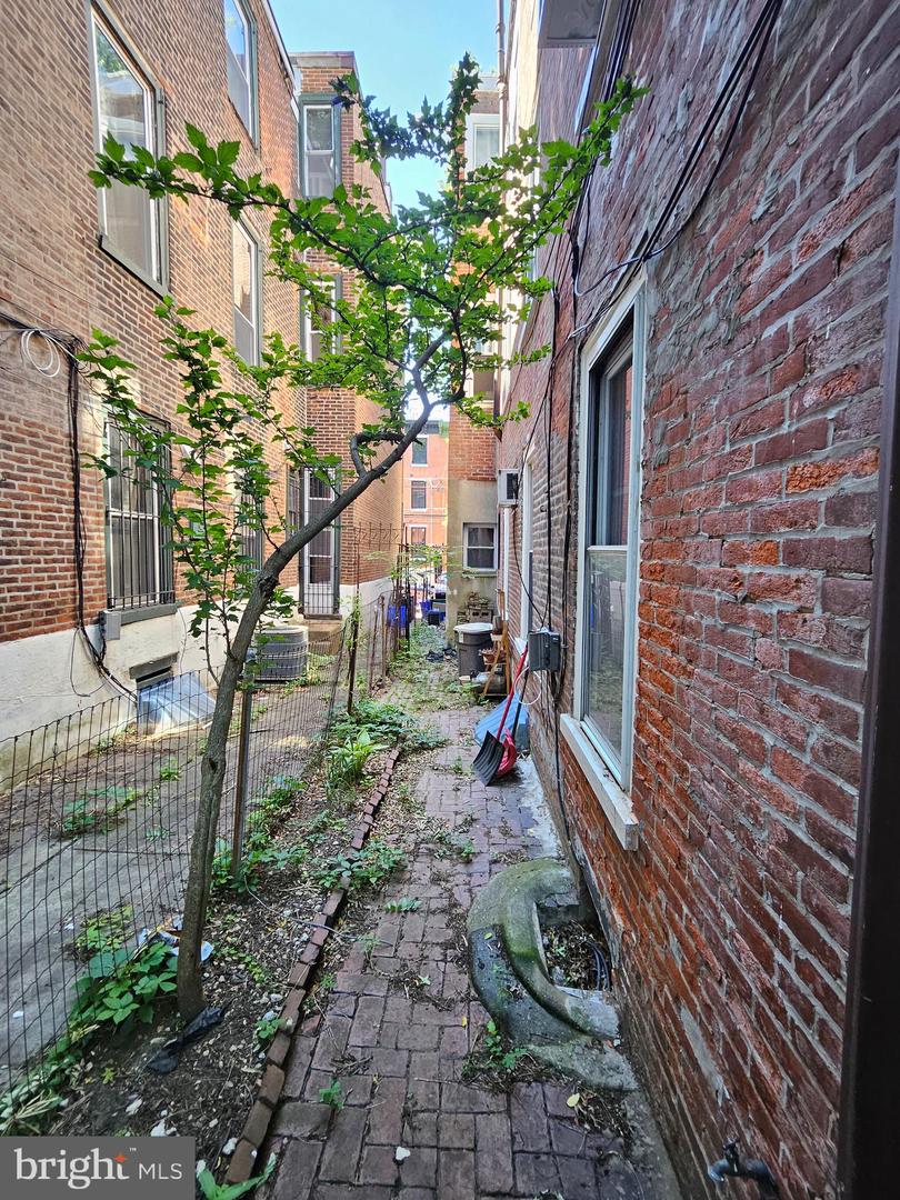 2211 Mount Vernon St Property Photo 30