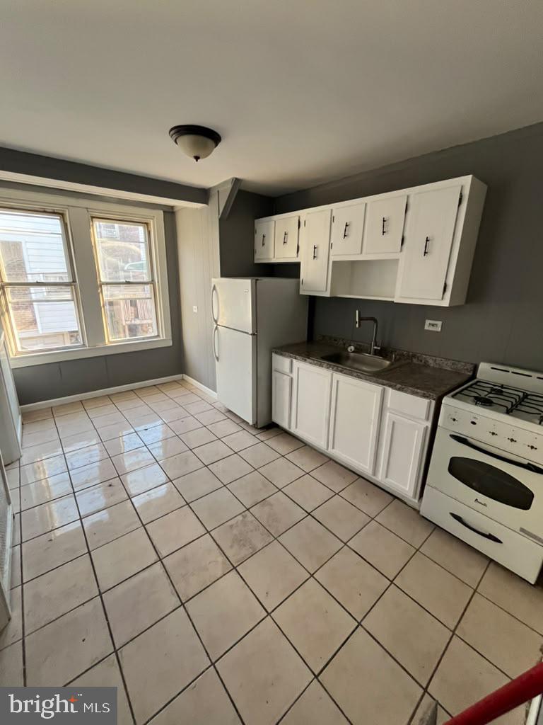 836 Bridge St Property Photo 3
