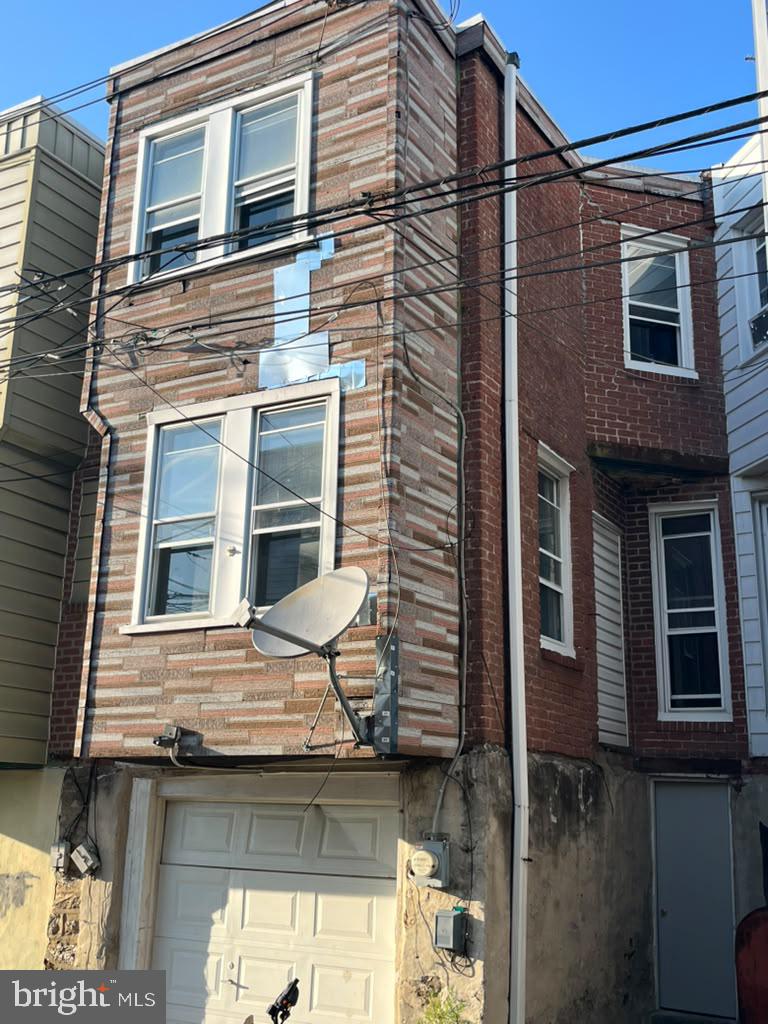 836 Bridge St Property Photo 6