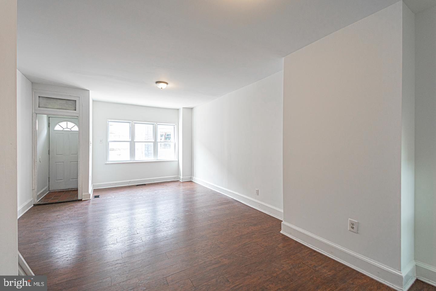 1535 S Hicks St Property Photo 3