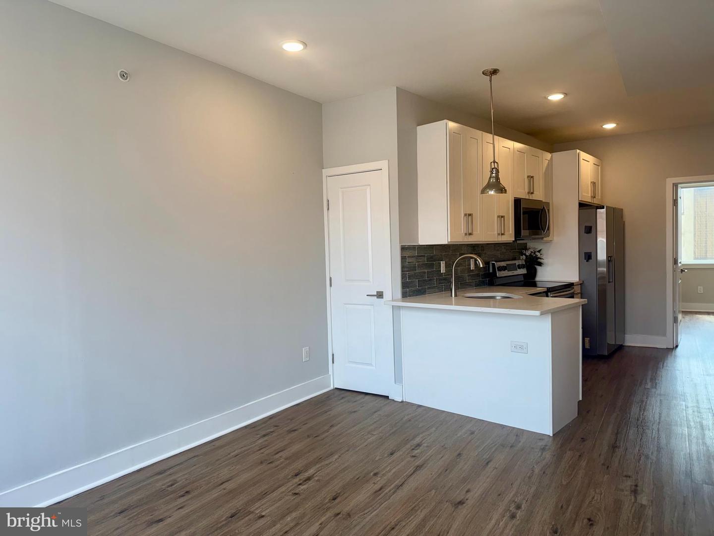 2425 Frankford Ave #2 Property Photo 5