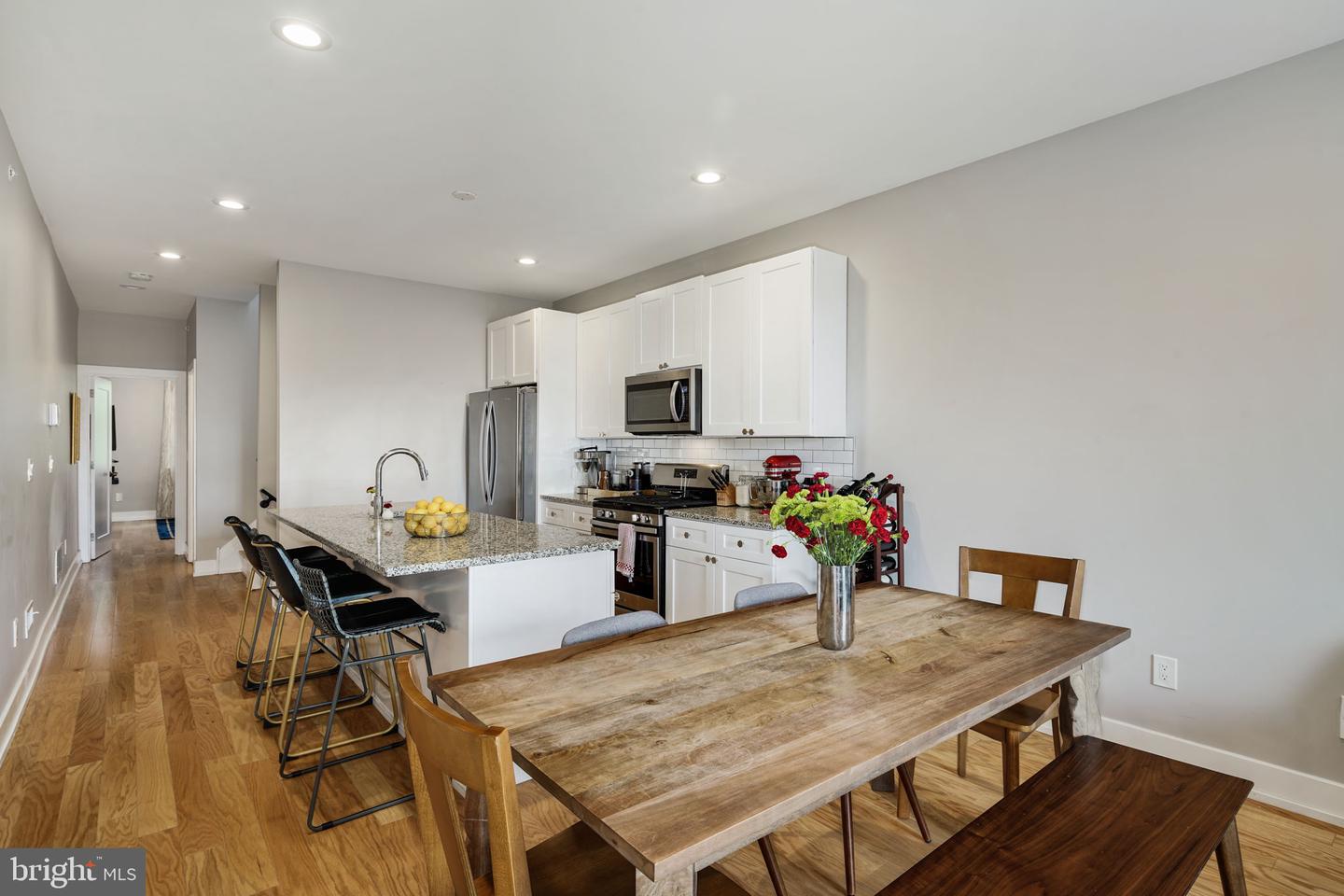 2711 W Jefferson St #2 Property Photo 8