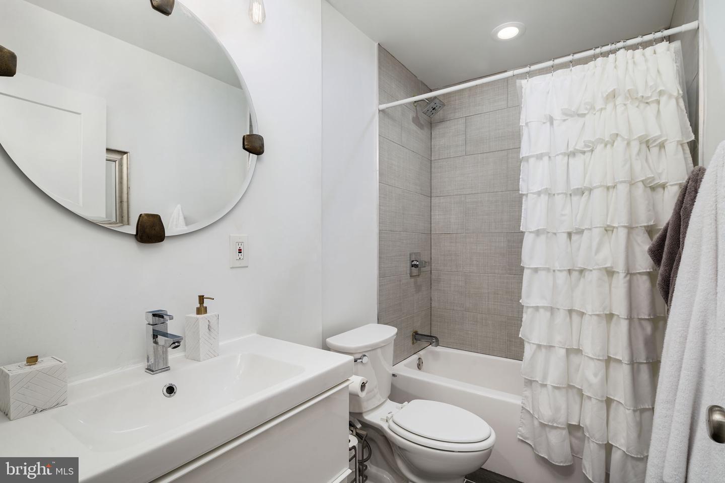 2711 W Jefferson St #2 Property Photo 13