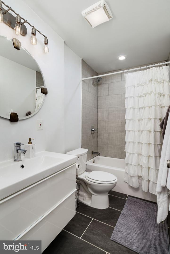 2711 W Jefferson St #2 Property Photo 14