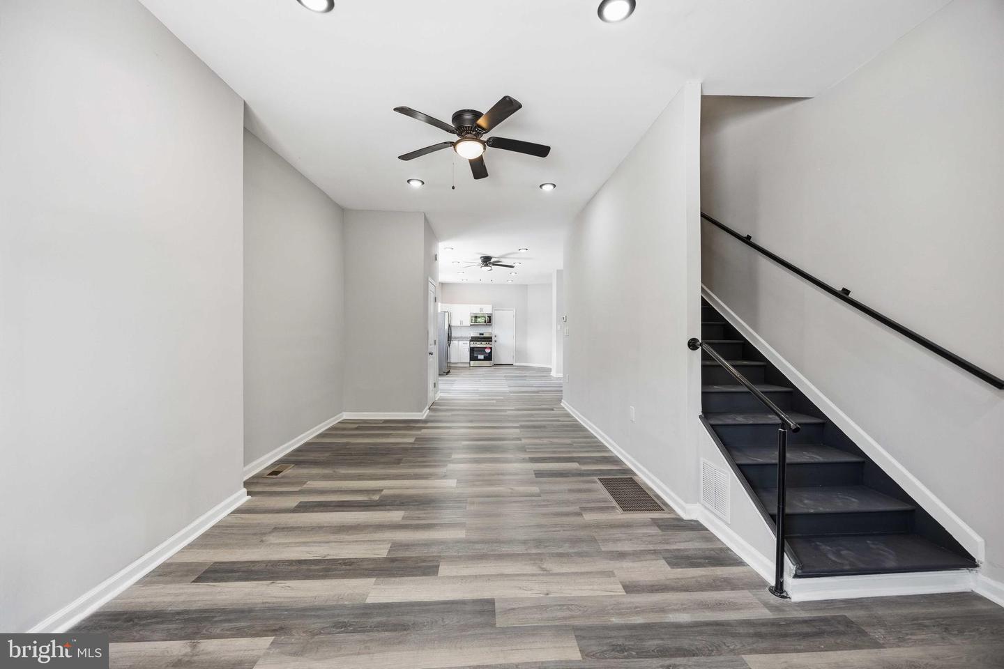 263 W Duval St Property Photo 4