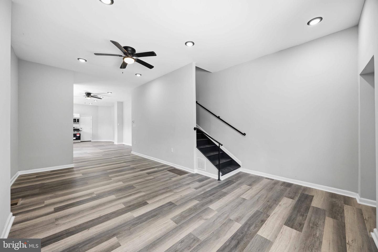 263 W Duval St Property Photo 5