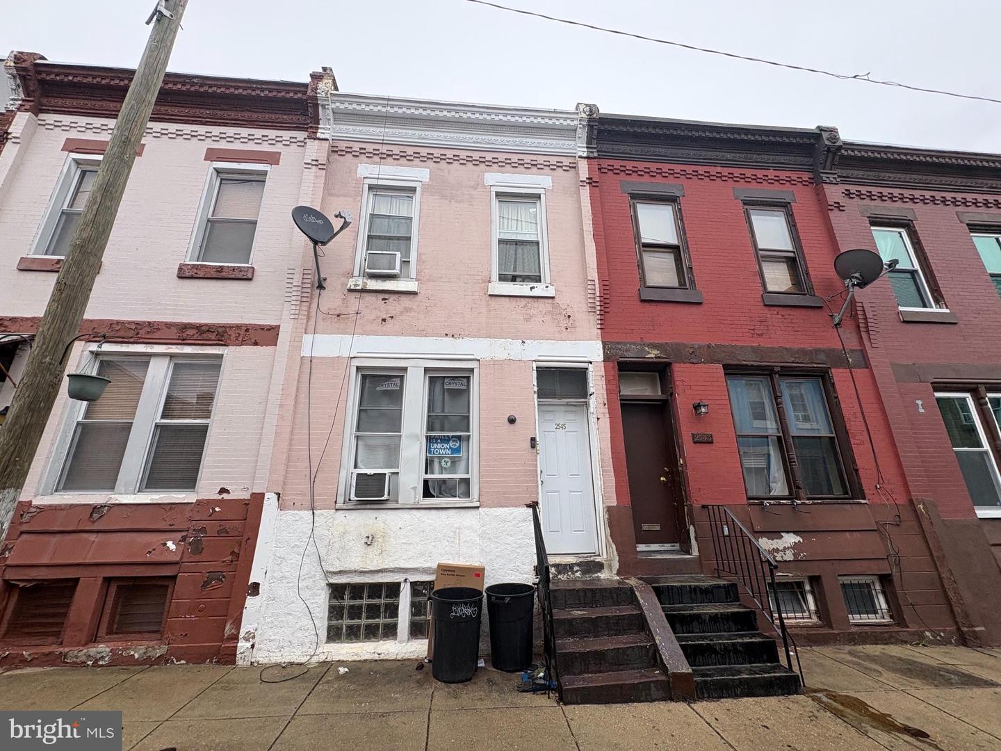2545 N CLEVELAND ST Property Photo 1