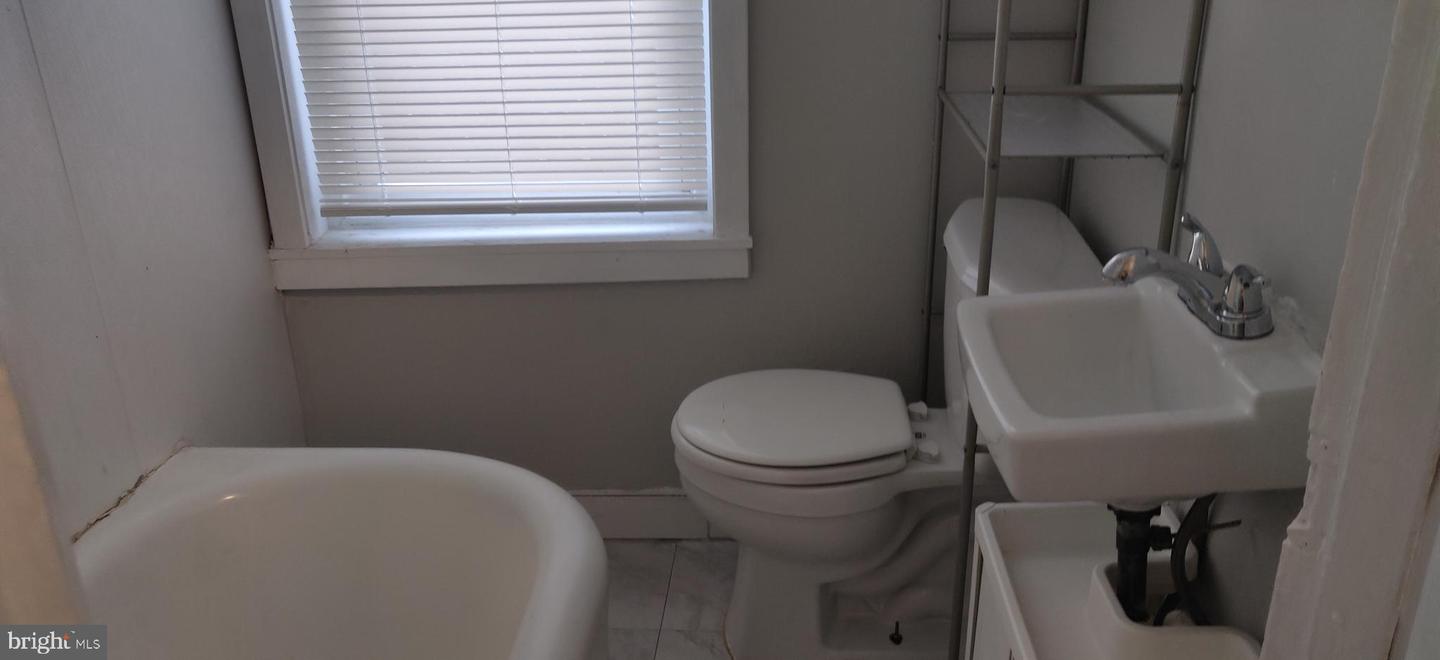 2070 Bellmore Ave Property Photo 11
