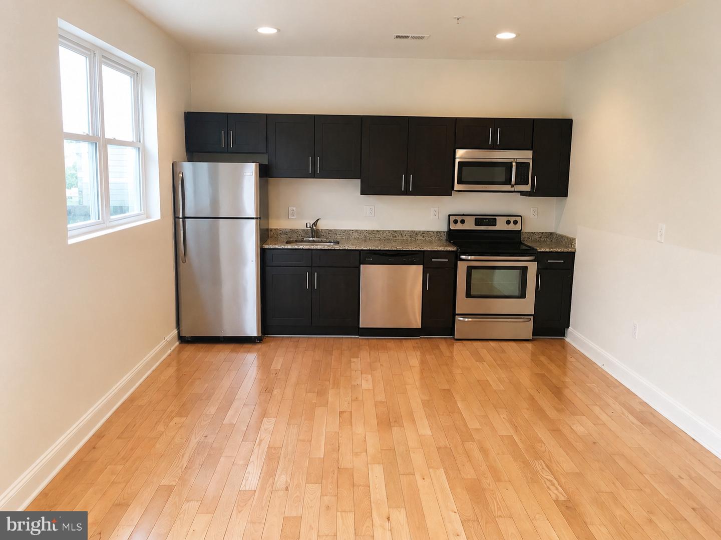 4128 Chester Ave #1f Property Photo 6