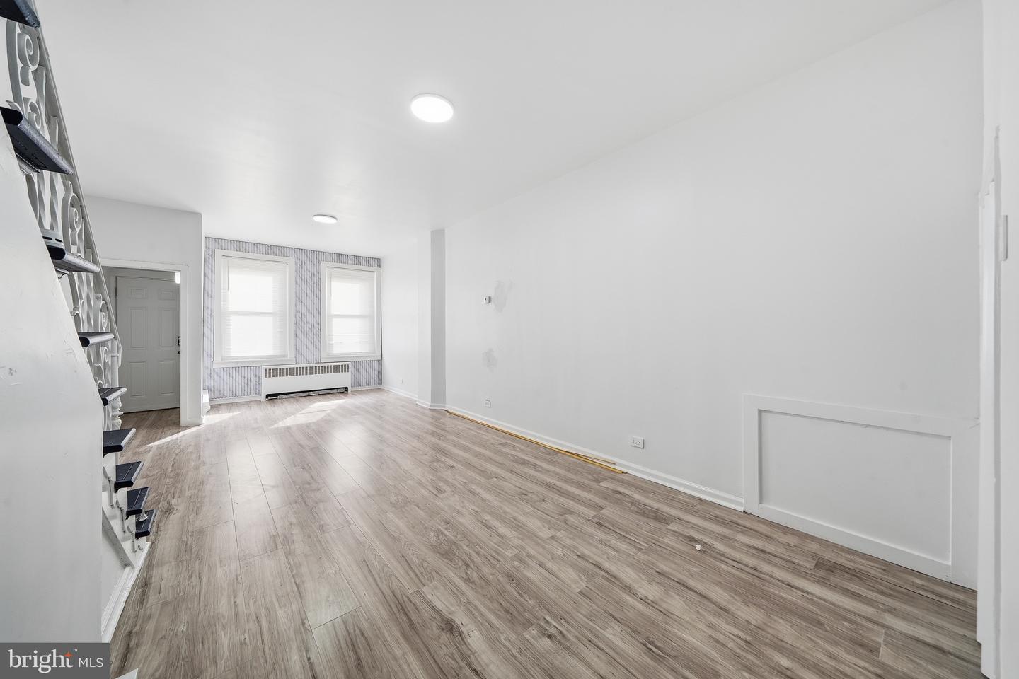 2062 E Stella St Property Photo 7