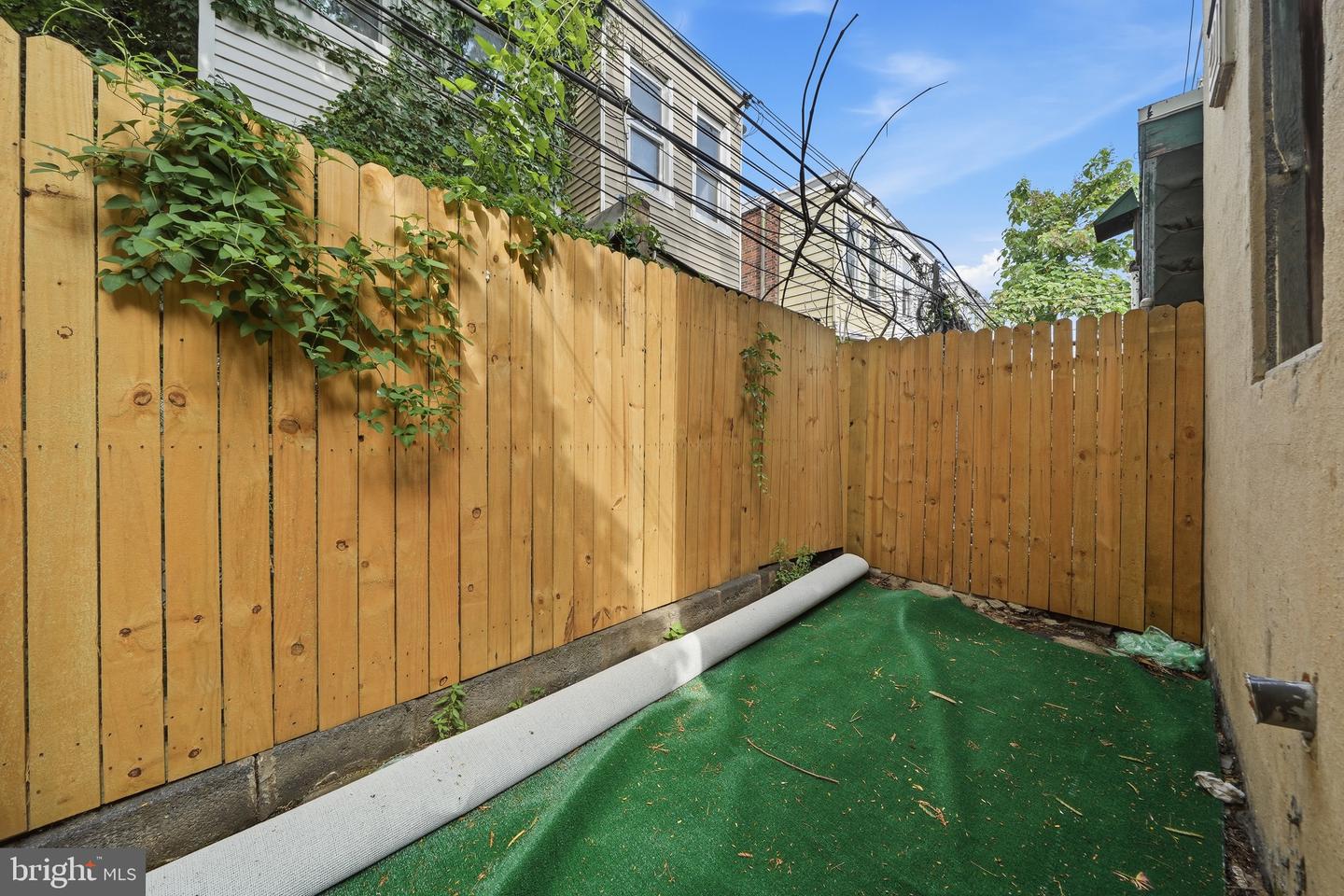 2062 E Stella St Property Photo 9