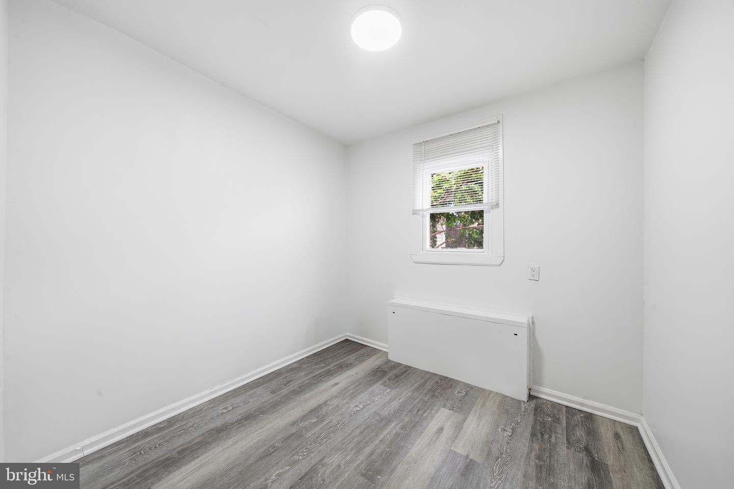 2062 E Stella St Property Photo 11